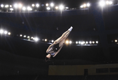 津队主力, 但因为生病, 场适应场地