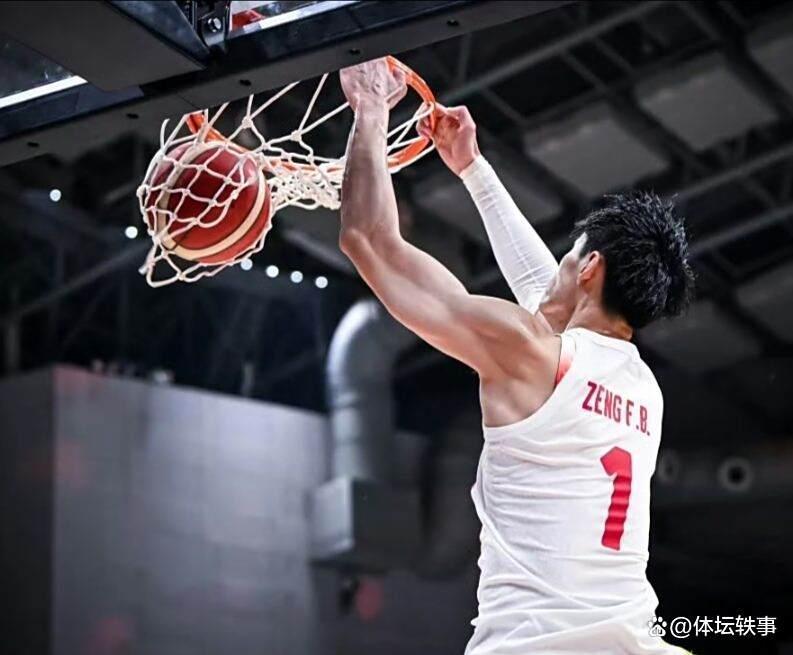 周琦在篮下, 等于总冠军 周琦在篮下, 等于总冠军